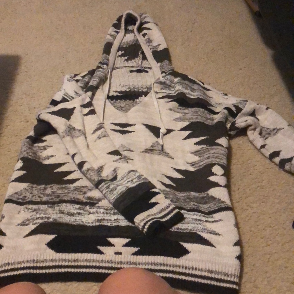 American Eagle Sweater
